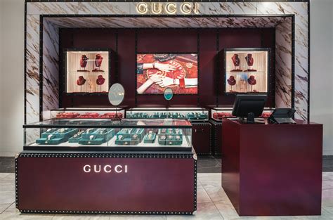 gucci shop online canada.